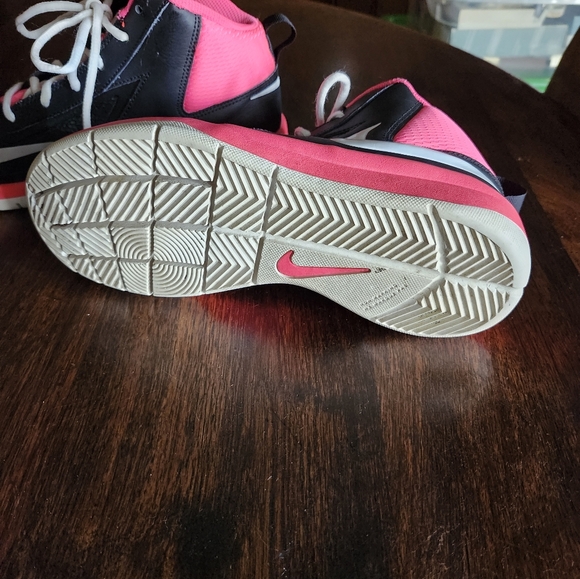 Sneaker - Picture 3 of 3